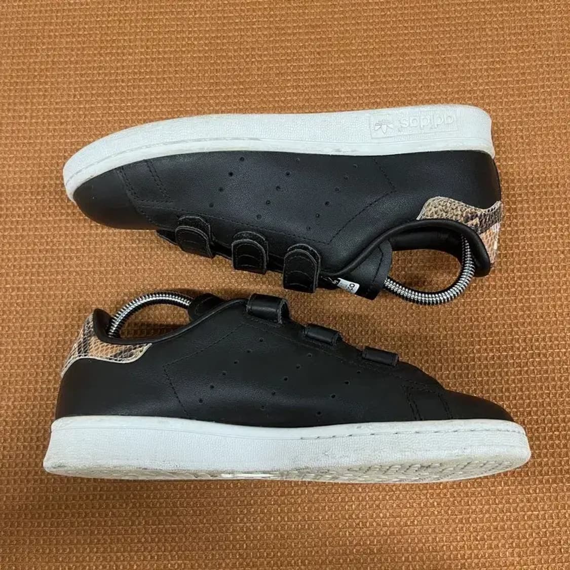 아디다스 스탠스미스 레오파드 스니커즈 운동화 225 G06891 상품이미지3