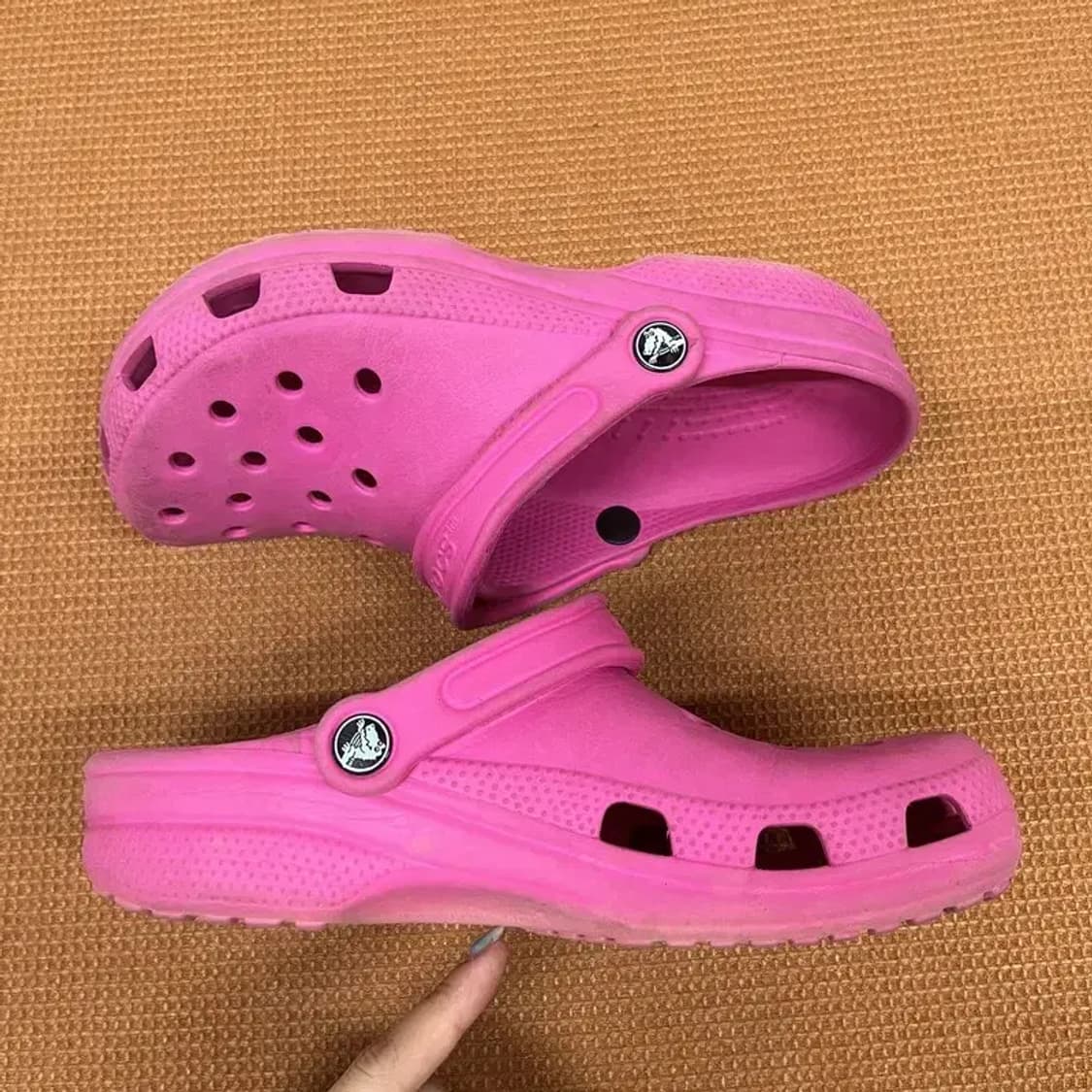 크록스 클래식 슬리퍼 샌들 W8 G06897 상품이미지3