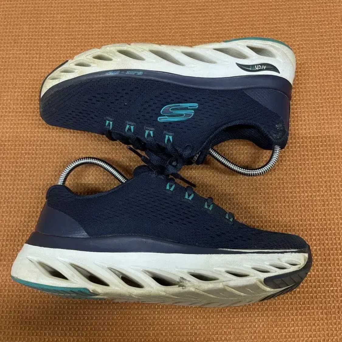 스케쳐스 아치핏 글라이드 스텝 런닝화 운동화 235 G06919 상품이미지3