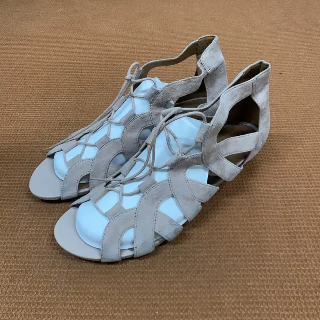 클락스 스트랩 여성 스웨이드 샌들 245 G06944 상품이미지1