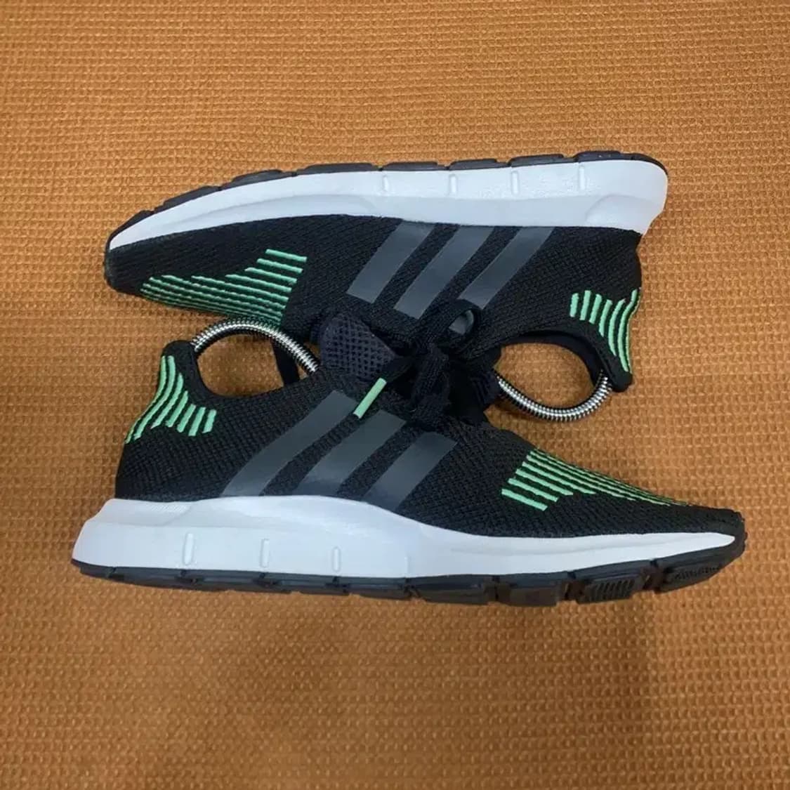 아디다스 스위프트런 런닝화 운동화 225 G06956 상품이미지3