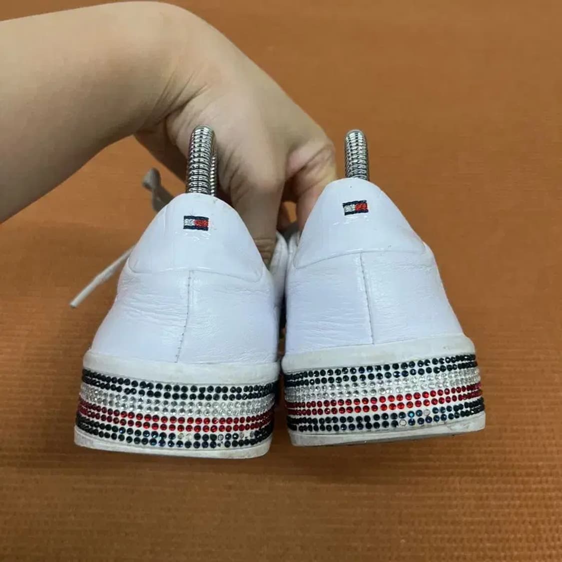 타미힐피거 소가죽 스터드 스니커즈 운동화 235 G07030 상품이미지2