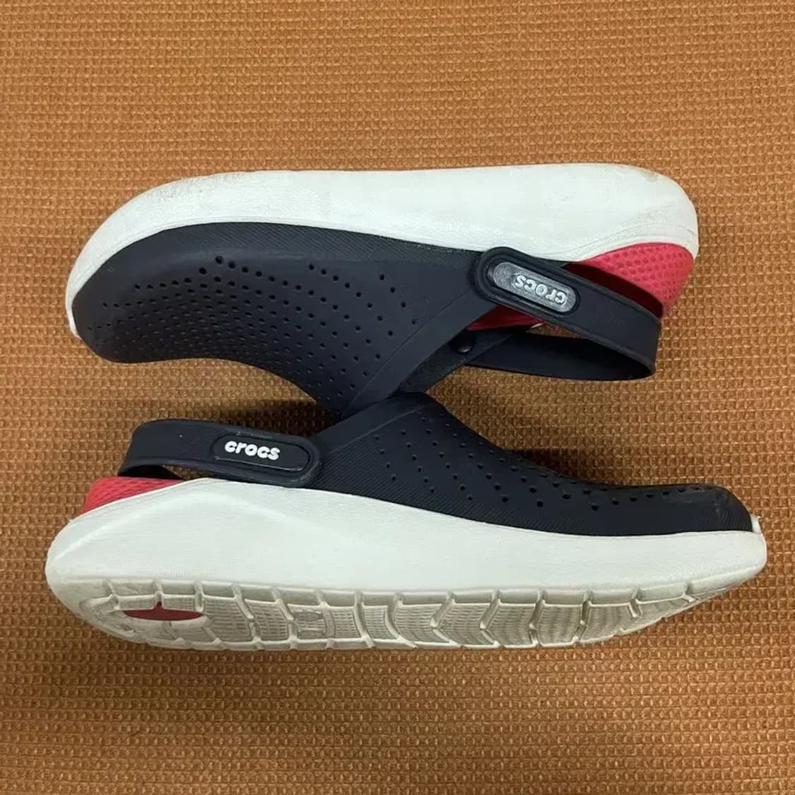 크록스 인모션 클로그 슬리퍼 샌들 W8 G07071 상품이미지3