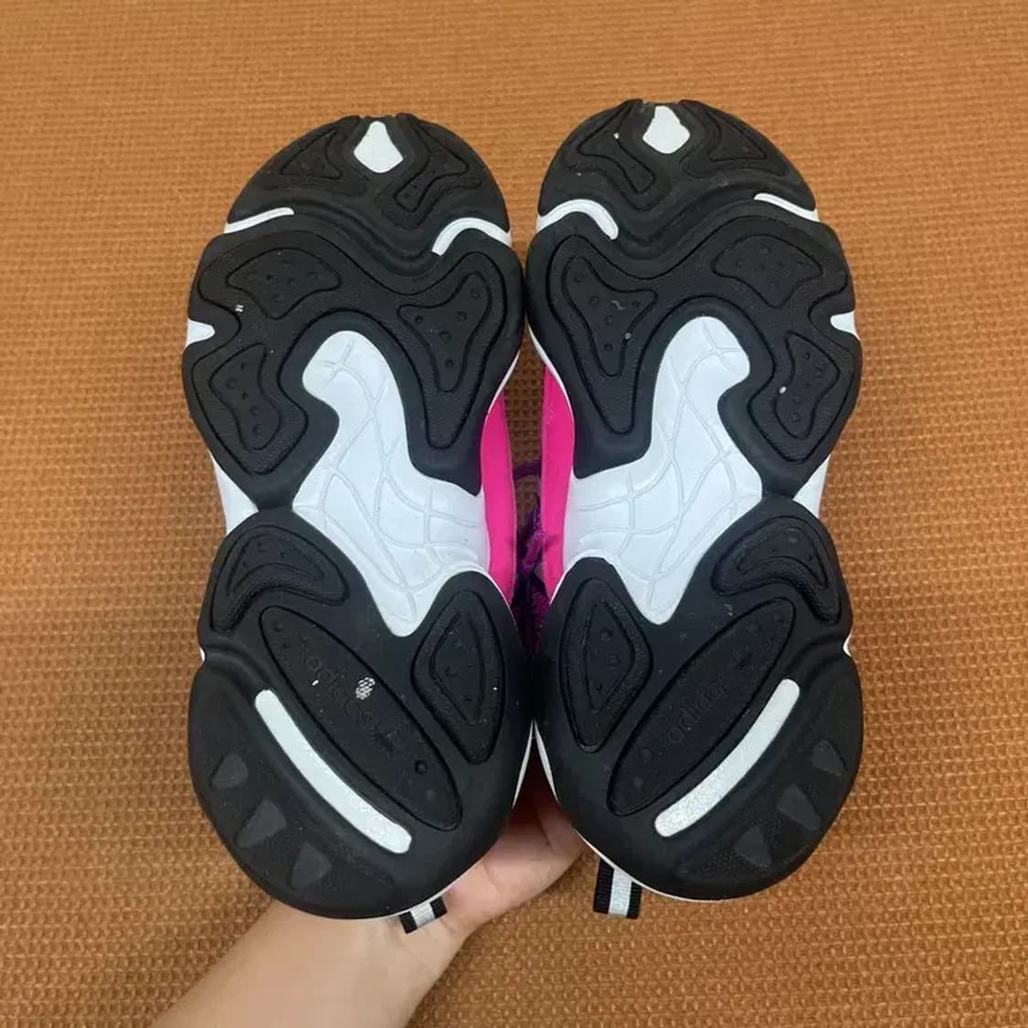 아디다스 하이위 스니커즈 운동화 230 G07064 상품이미지4