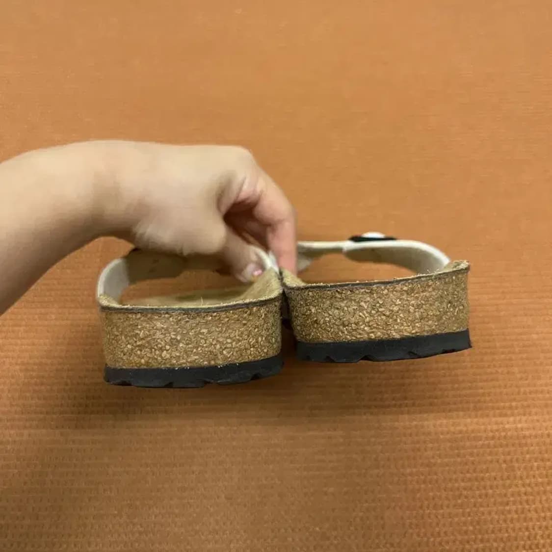 버켄스탁 화이트 가죽 슬리퍼 240 G07111 상품이미지2