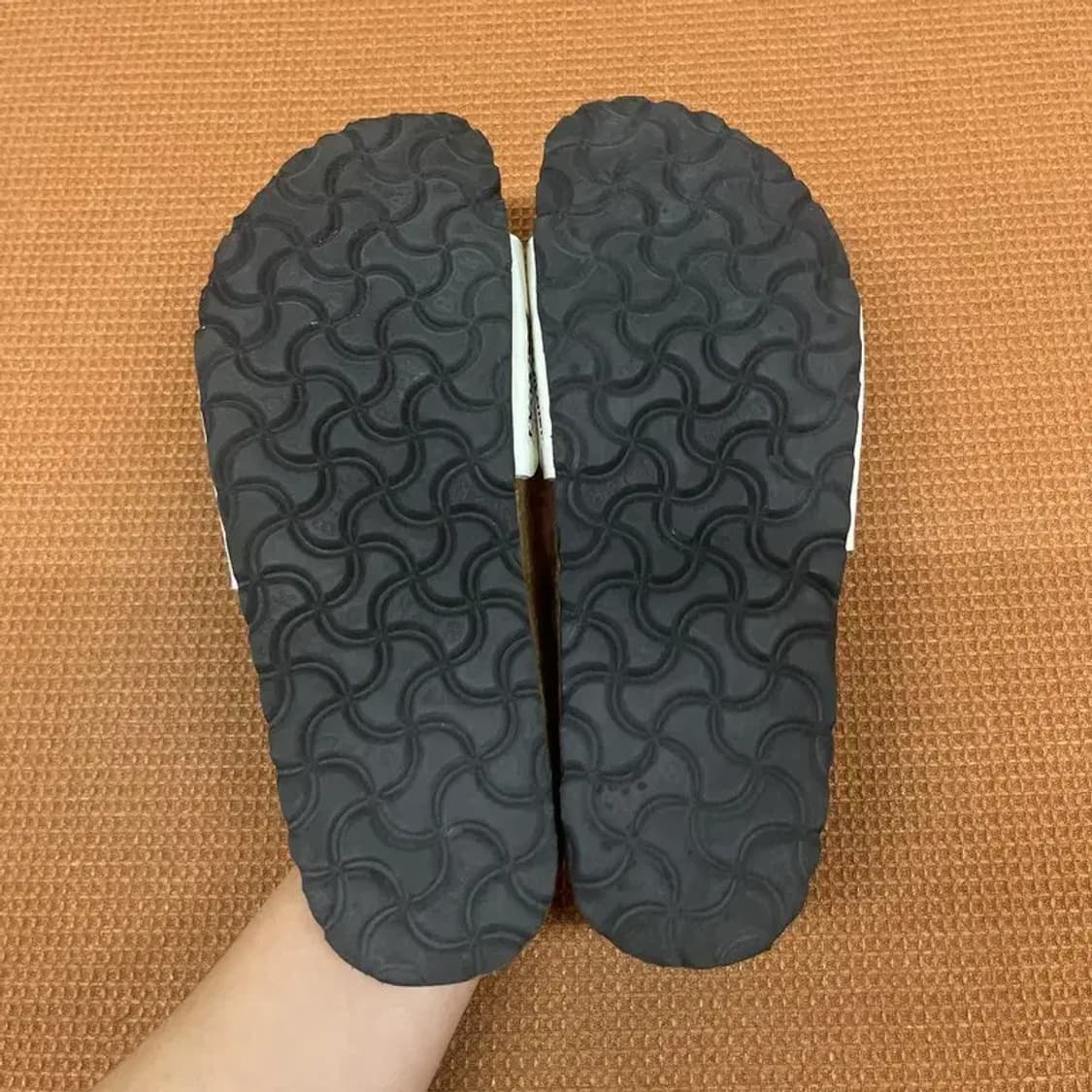 버켄스탁 화이트 가죽 슬리퍼 240 G07111 상품이미지4