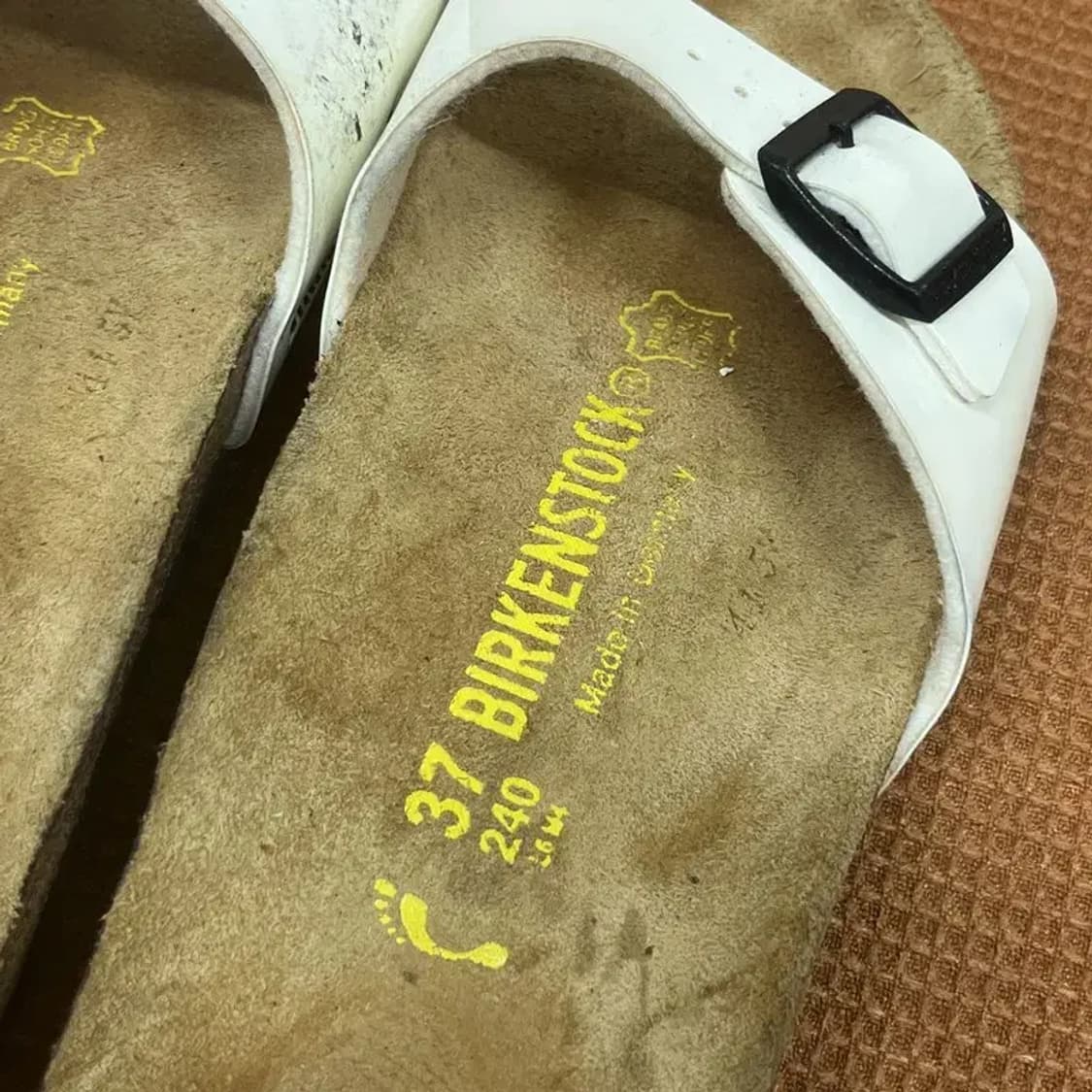 버켄스탁 화이트 가죽 슬리퍼 240 G07111 상품이미지5