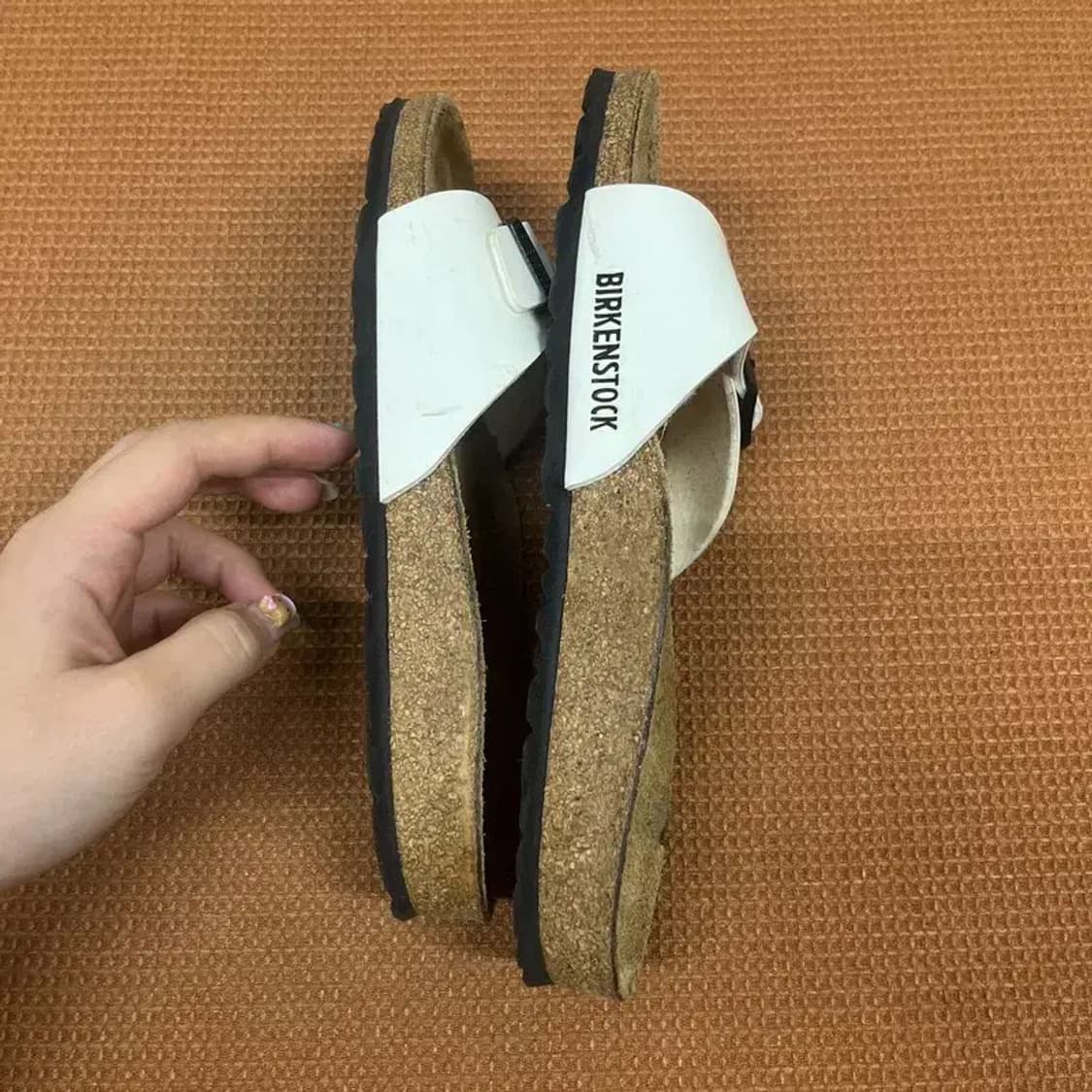 버켄스탁 화이트 가죽 슬리퍼 240 G07111 상품이미지6