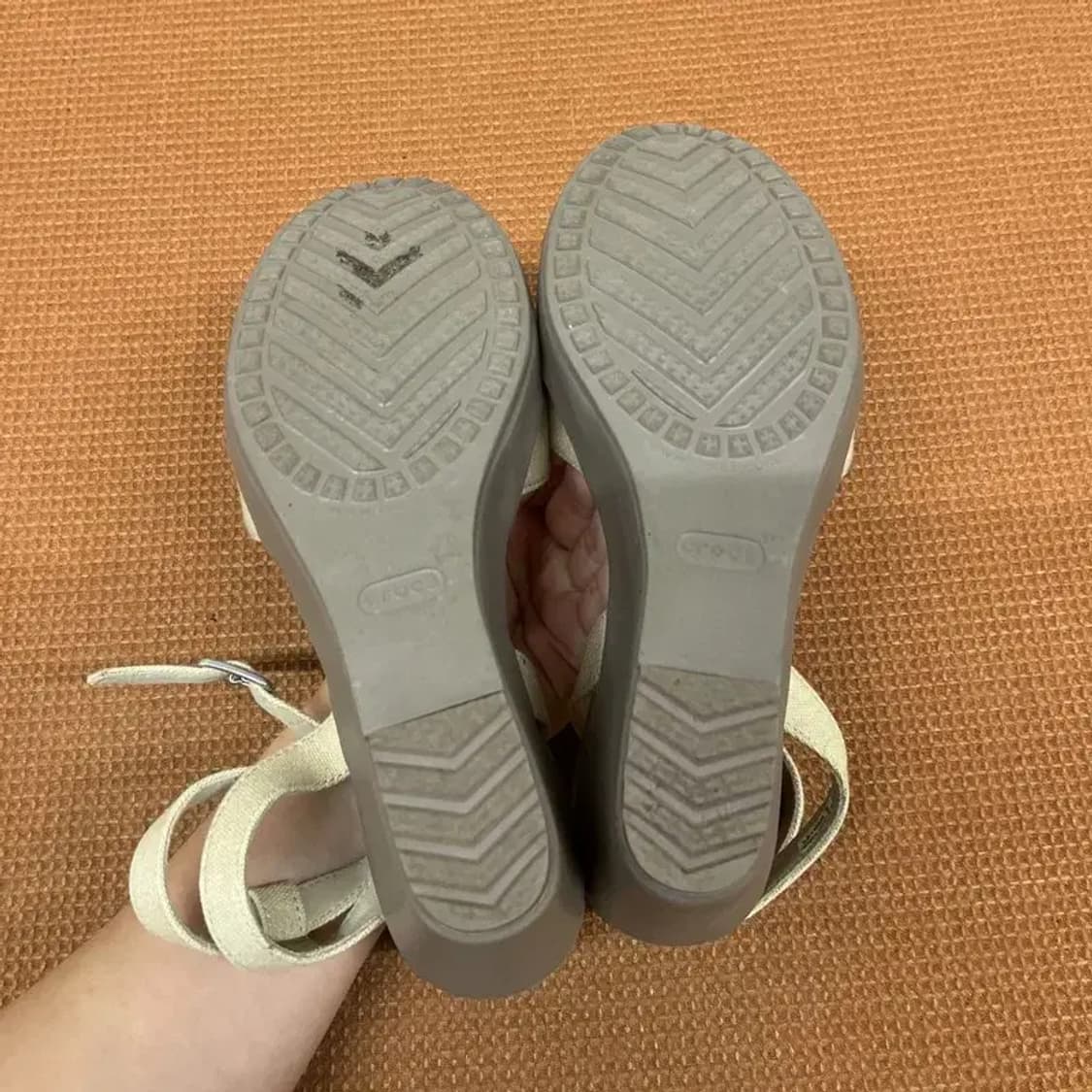 크록스 레이웨지 2 앵글 스트랩 샌들 W6 G07114 상품이미지4