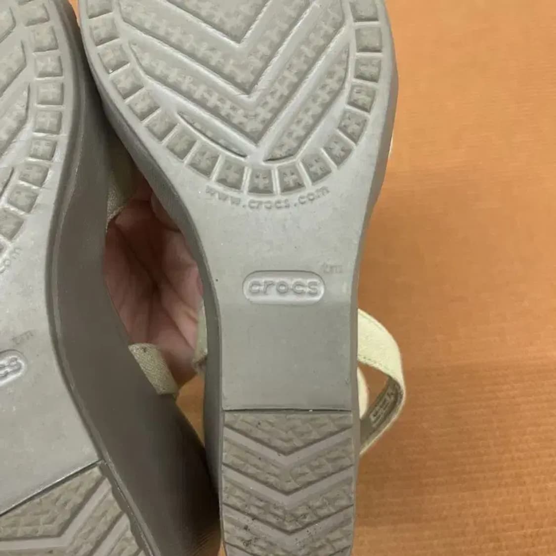 크록스 레이웨지 2 앵글 스트랩 샌들 W6 G07114 상품이미지5