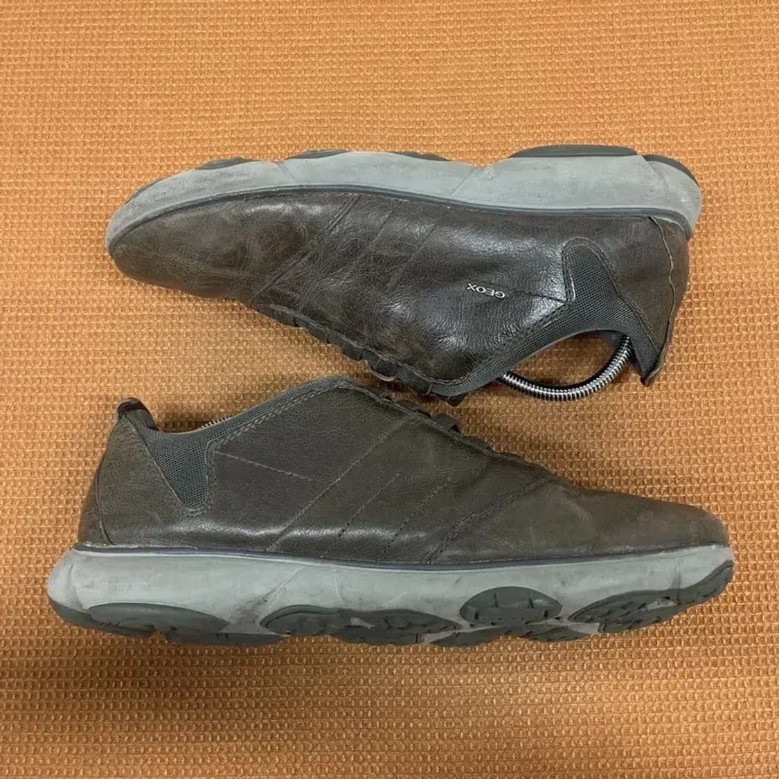 제옥스 네불라 스니커즈 운동화 UK8 G07145 상품이미지3