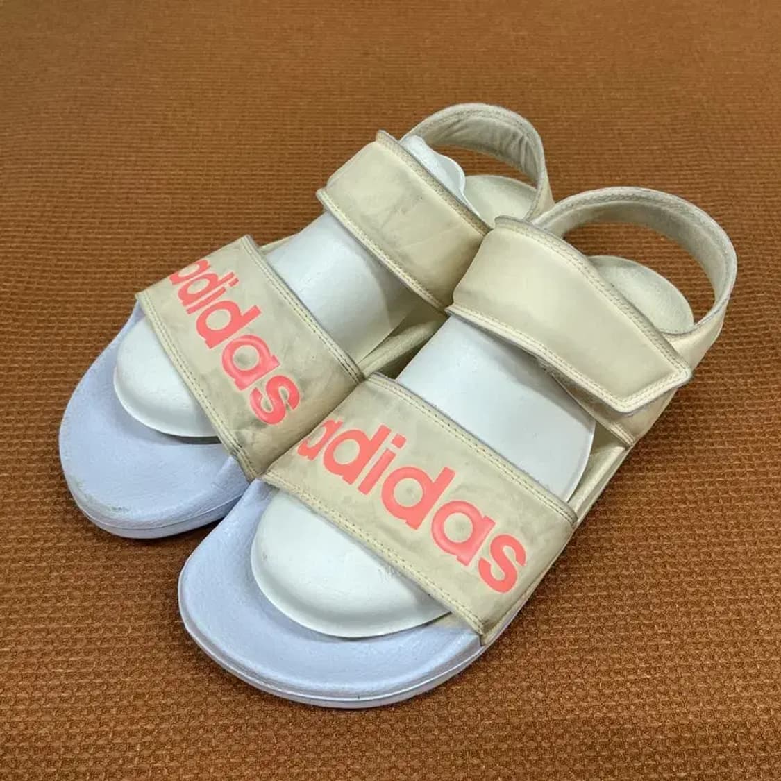 아디다스 아딜렛 샌들 255 G07204 상품이미지1