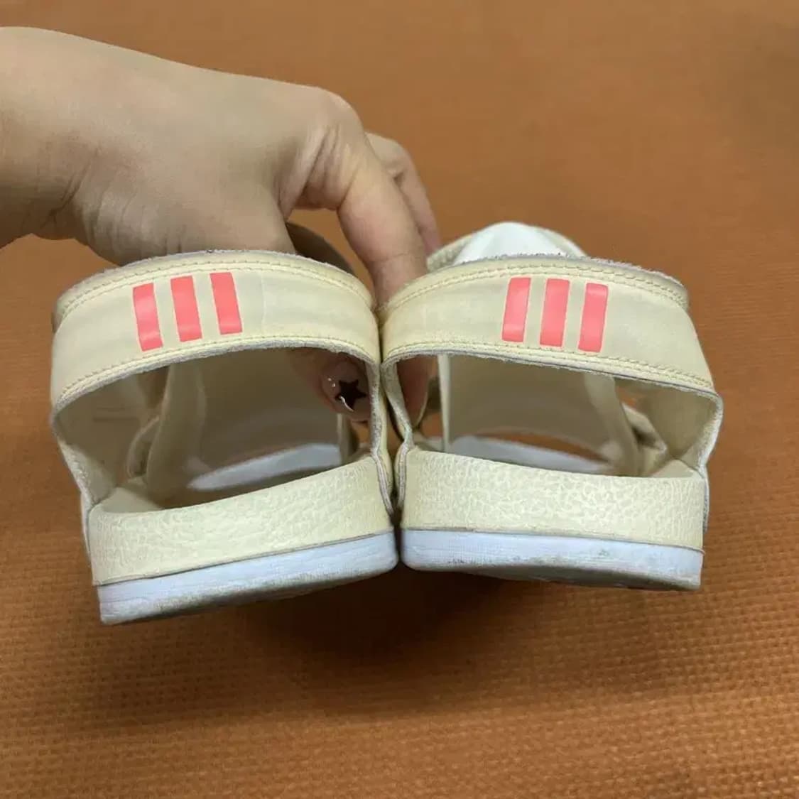 아디다스 아딜렛 샌들 255 G07204 상품이미지2