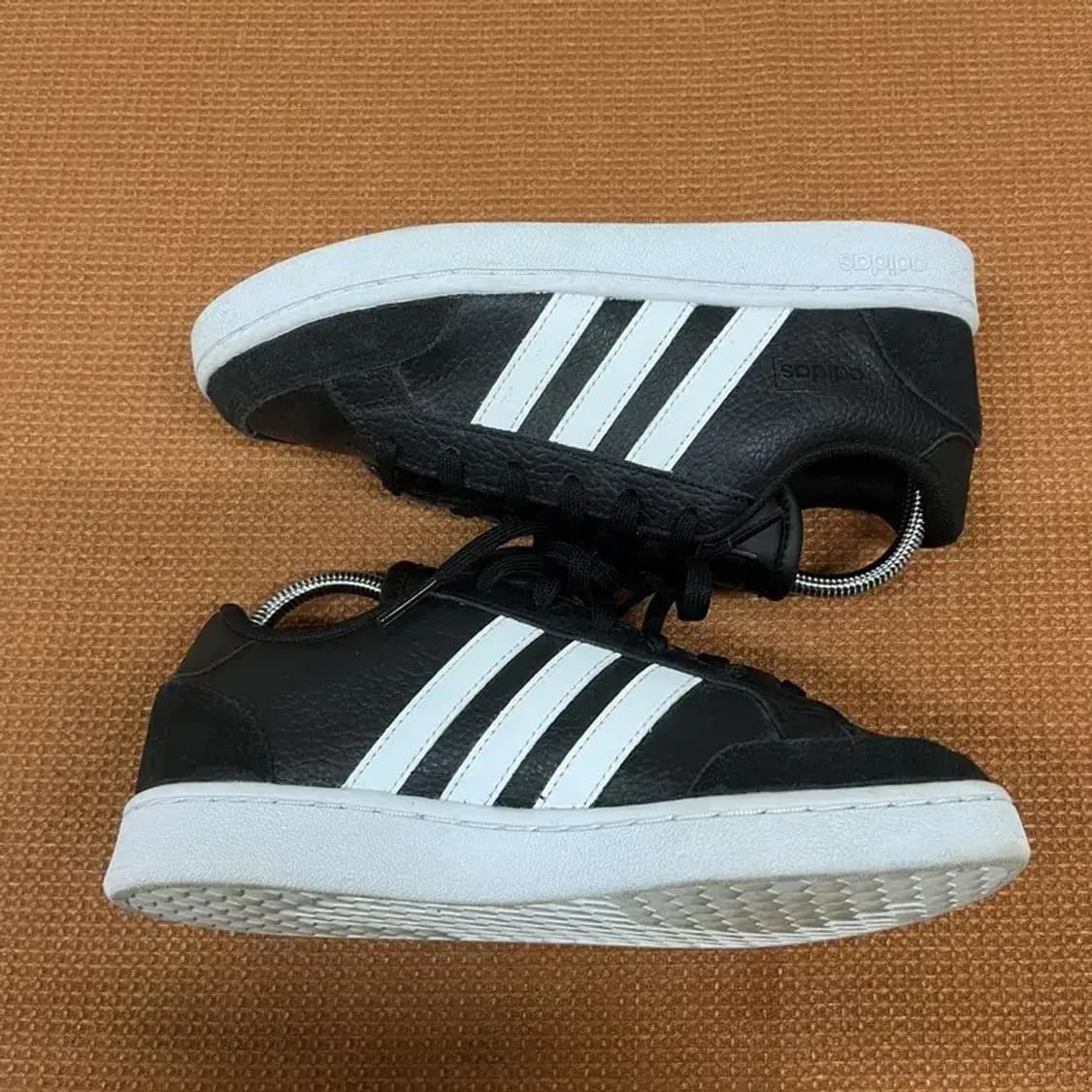 아디다스 블랙 가죽 스니커즈/일반 운동화 230 G07218 상품이미지3