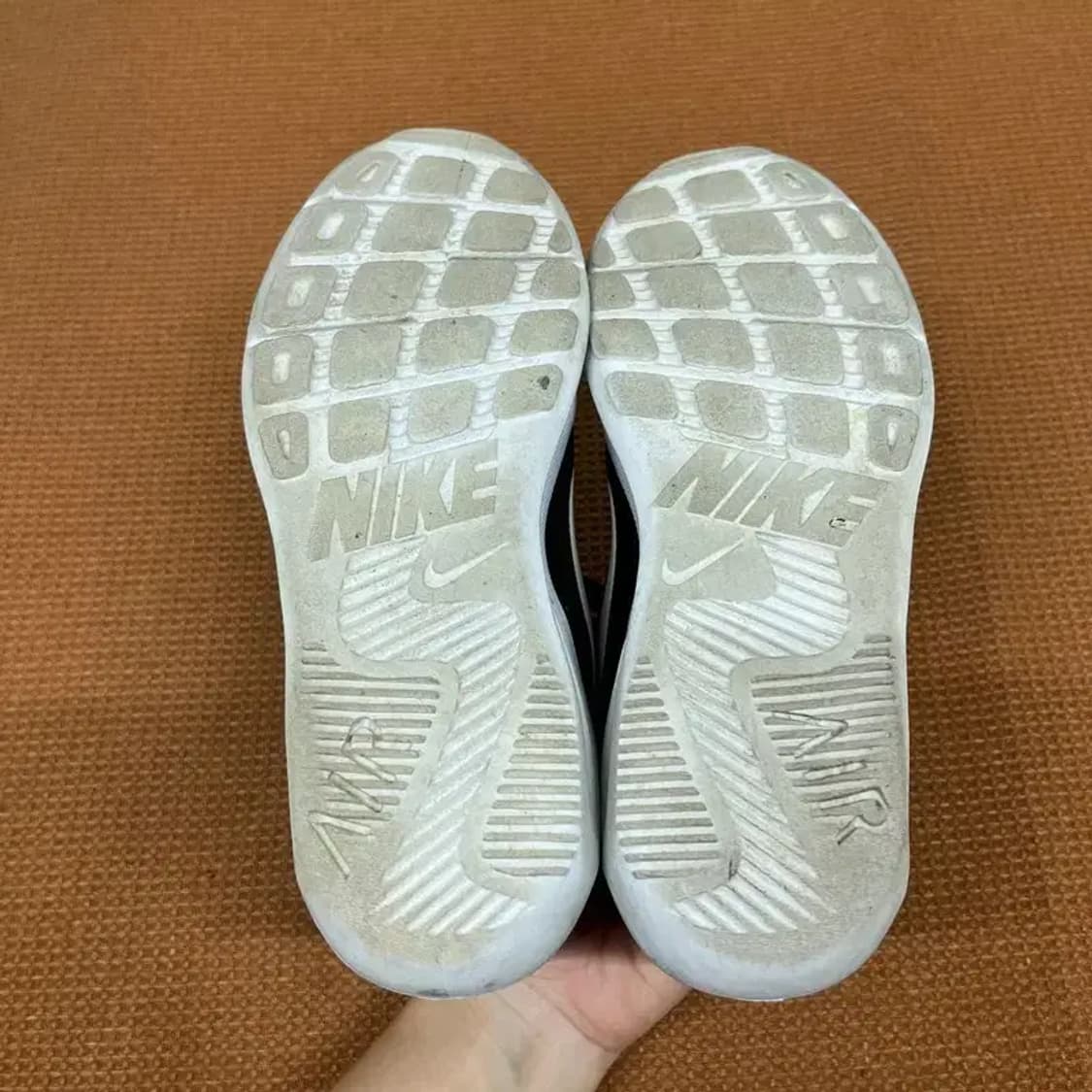 나이키 에어맥스 오케토 스니커즈 운동화 225 G07227 상품이미지4