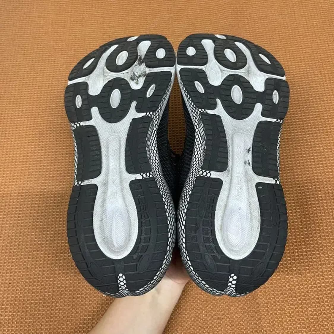 언더아머 호버 마키나 3 런닝화 운동화 290 G07237 상품이미지4