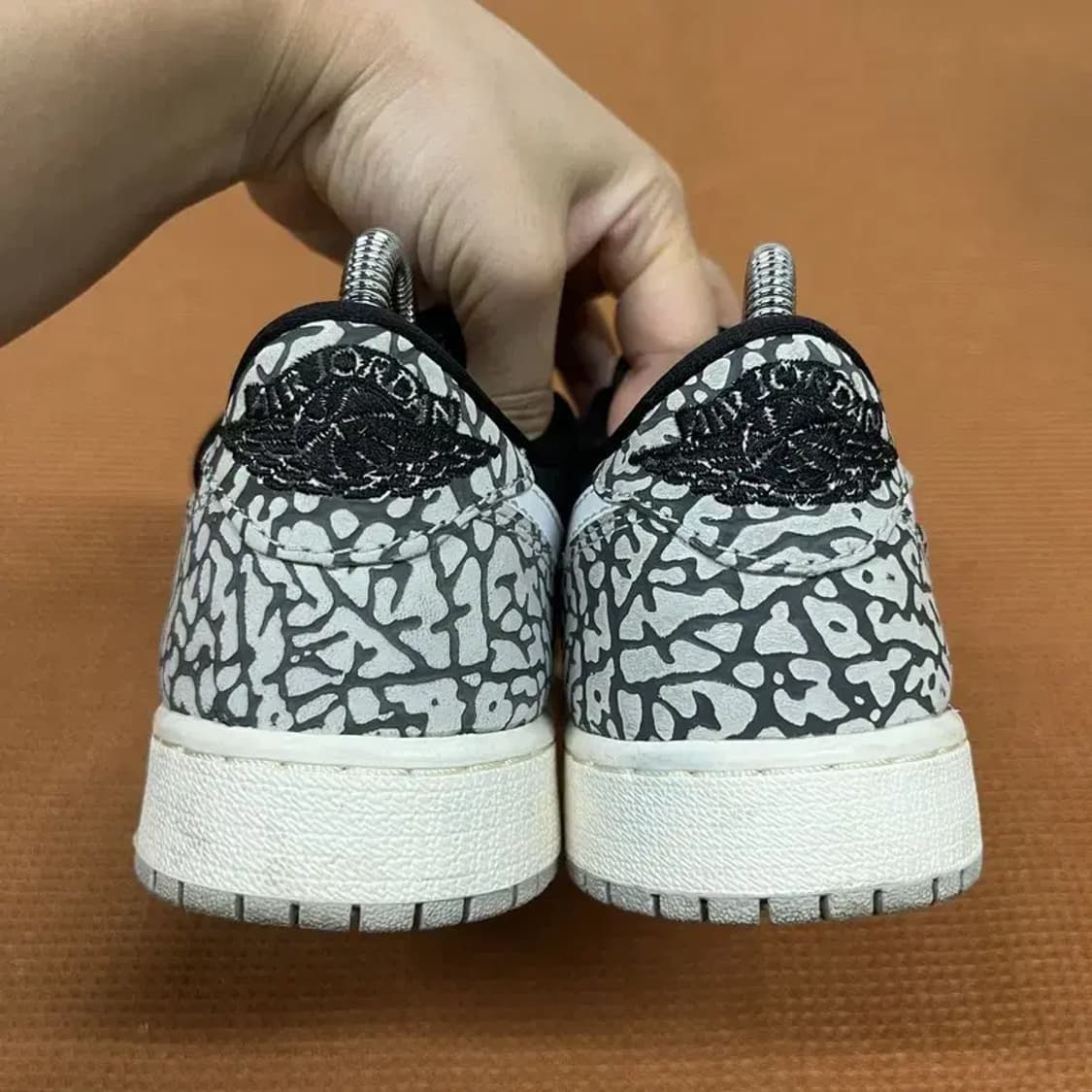 나이키 에어 조던 1 로우 시멘트 스니커즈 운동화 235 G07238 상품이미지2