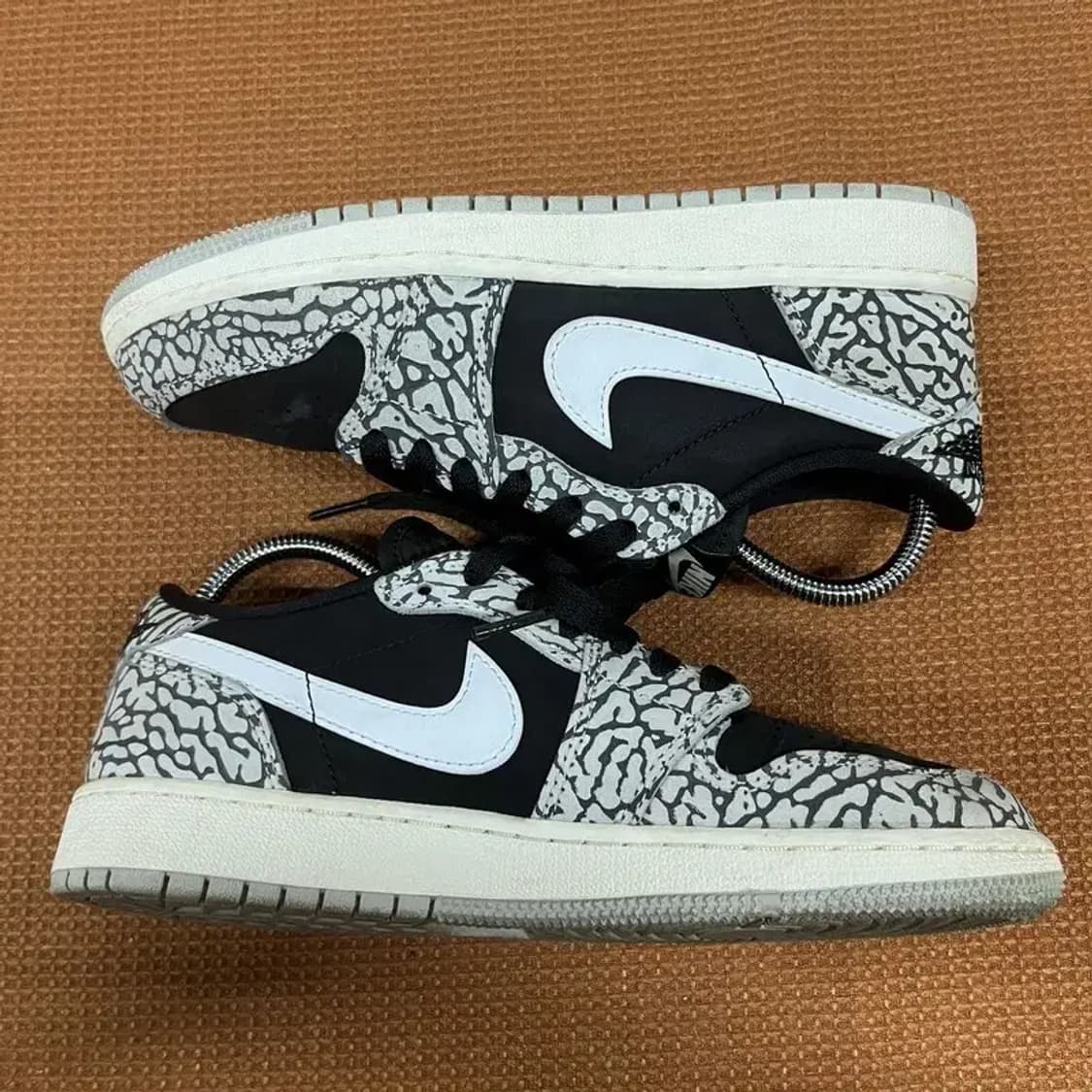 나이키 에어 조던 1 로우 시멘트 스니커즈 운동화 235 G07238 상품이미지3