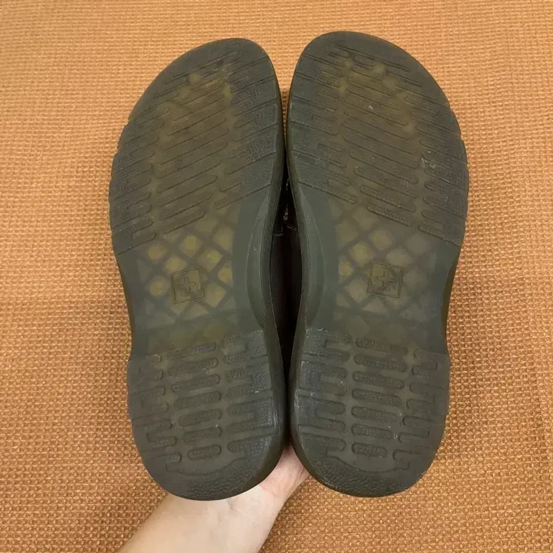 닥터마틴 니콜라이 다크브라운 슬리퍼 UK7 G07270 상품이미지4