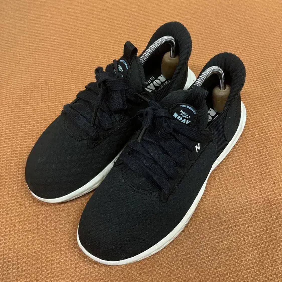 뉴발란스 프레쉬 폼 로브 스니커즈 운동화 245 G07331 상품이미지1