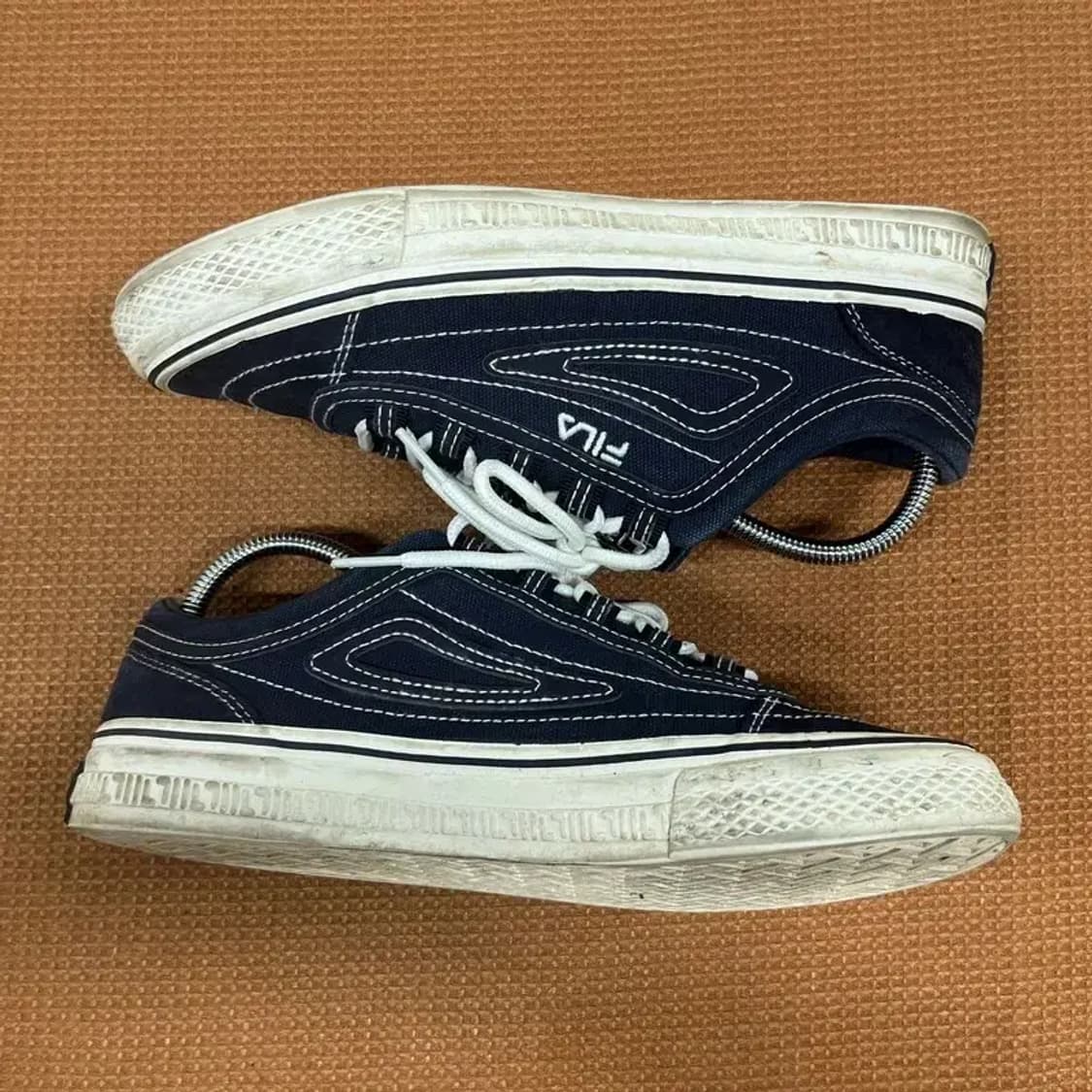 필라 클래식보더 스티치 스니커즈 운동화 250 G07425 상품이미지3