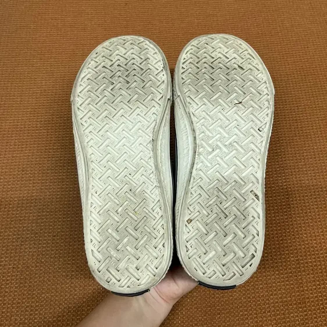 필라 클래식보더 스티치 스니커즈 운동화 250 G07425 상품이미지4