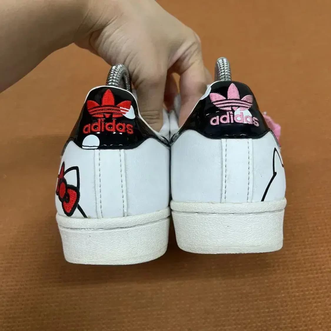 아디다스 X 헬로키티 슈퍼스타 스니커즈 운동화 230 G07459 상품이미지2