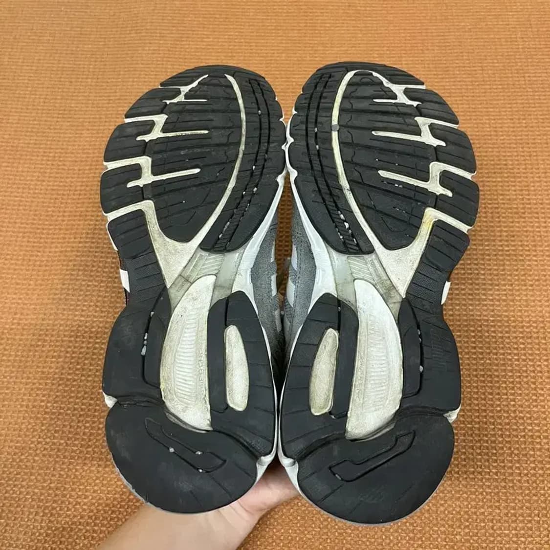 아디다스 이큅먼트 10 런닝화 운동화 240 G07494 상품이미지4