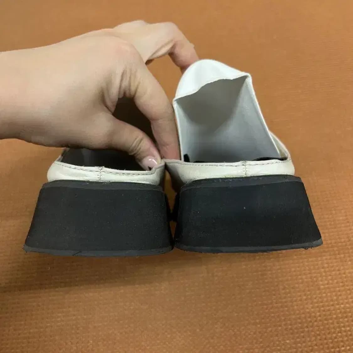 에잇세컨즈 플랫폼 뮬 230 G07499 상품이미지2