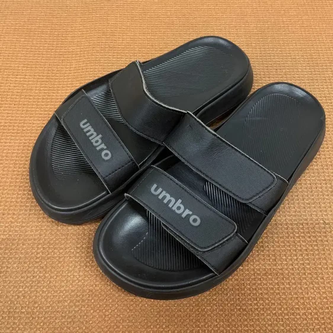 엄브로 스트랩 슬라이드 슬리퍼 240 G07509 상품이미지1