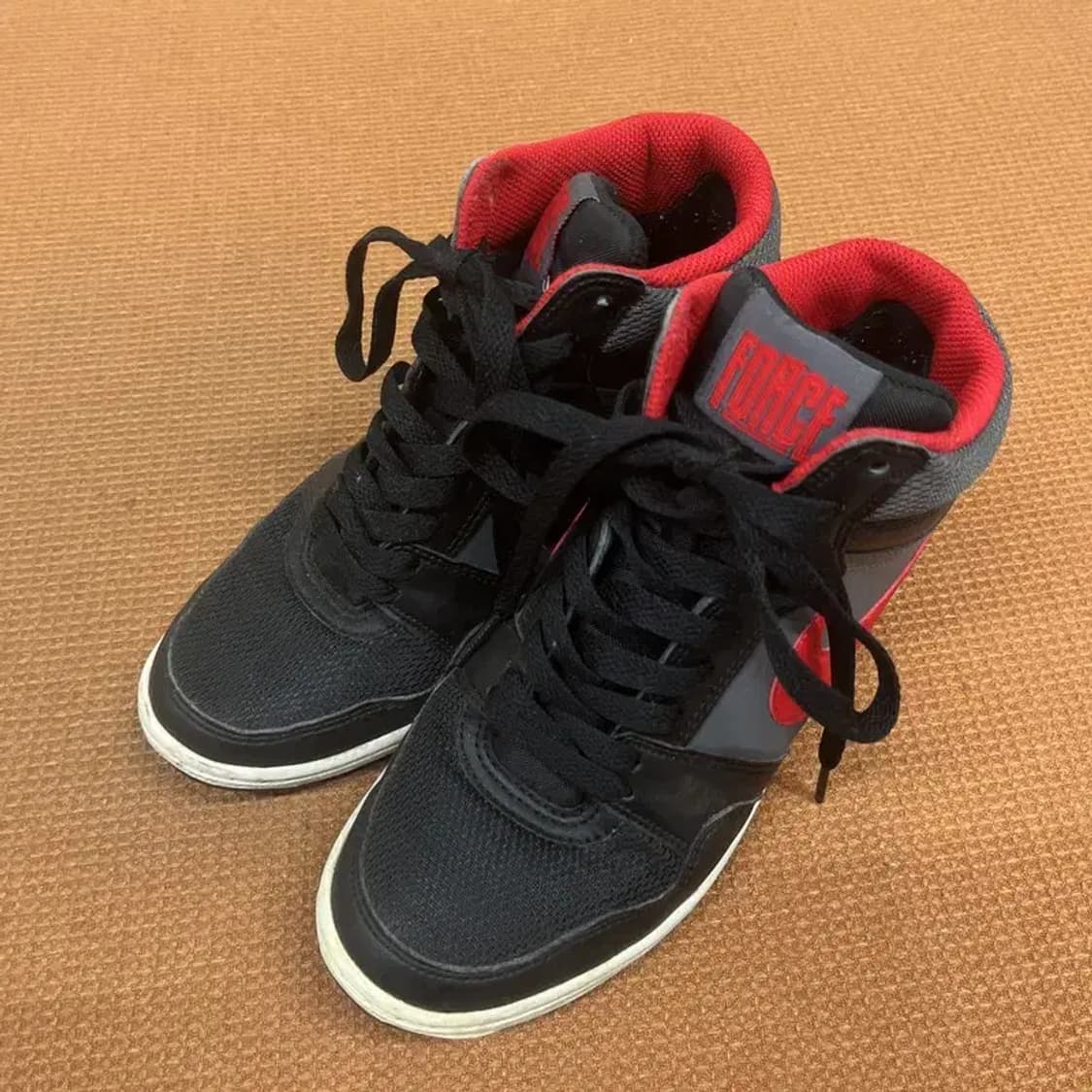 나이키 스카이하이 덩크 검빨 스니커즈 운동화 235 G07512 상품이미지1