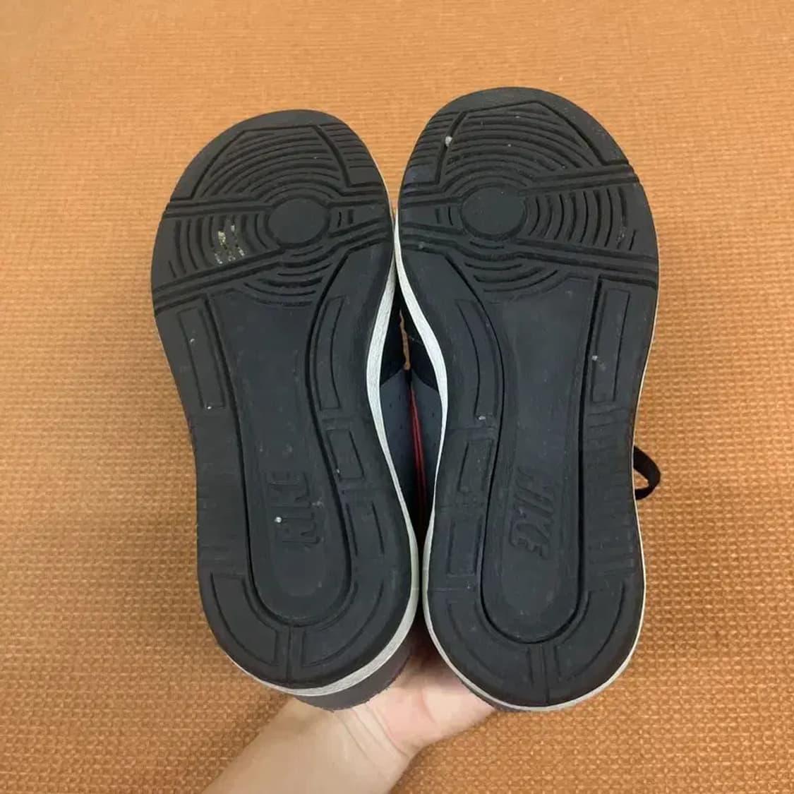 나이키 스카이하이 덩크 검빨 스니커즈 운동화 235 G07512 상품이미지4