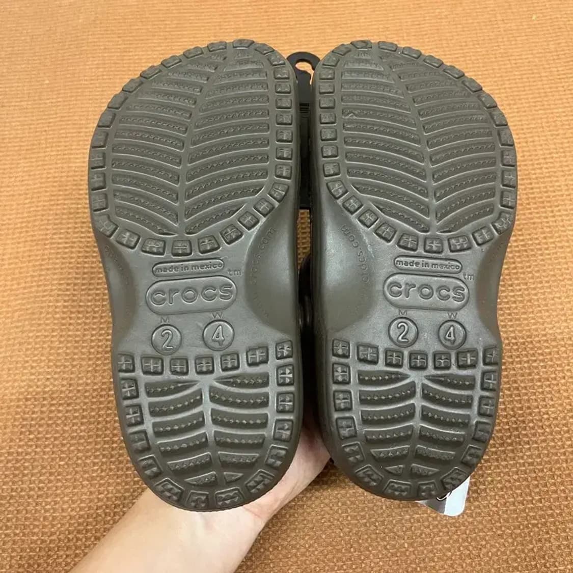 크록스 클래식 클로그 슬리퍼 샌들 W4 G07564 상품이미지3