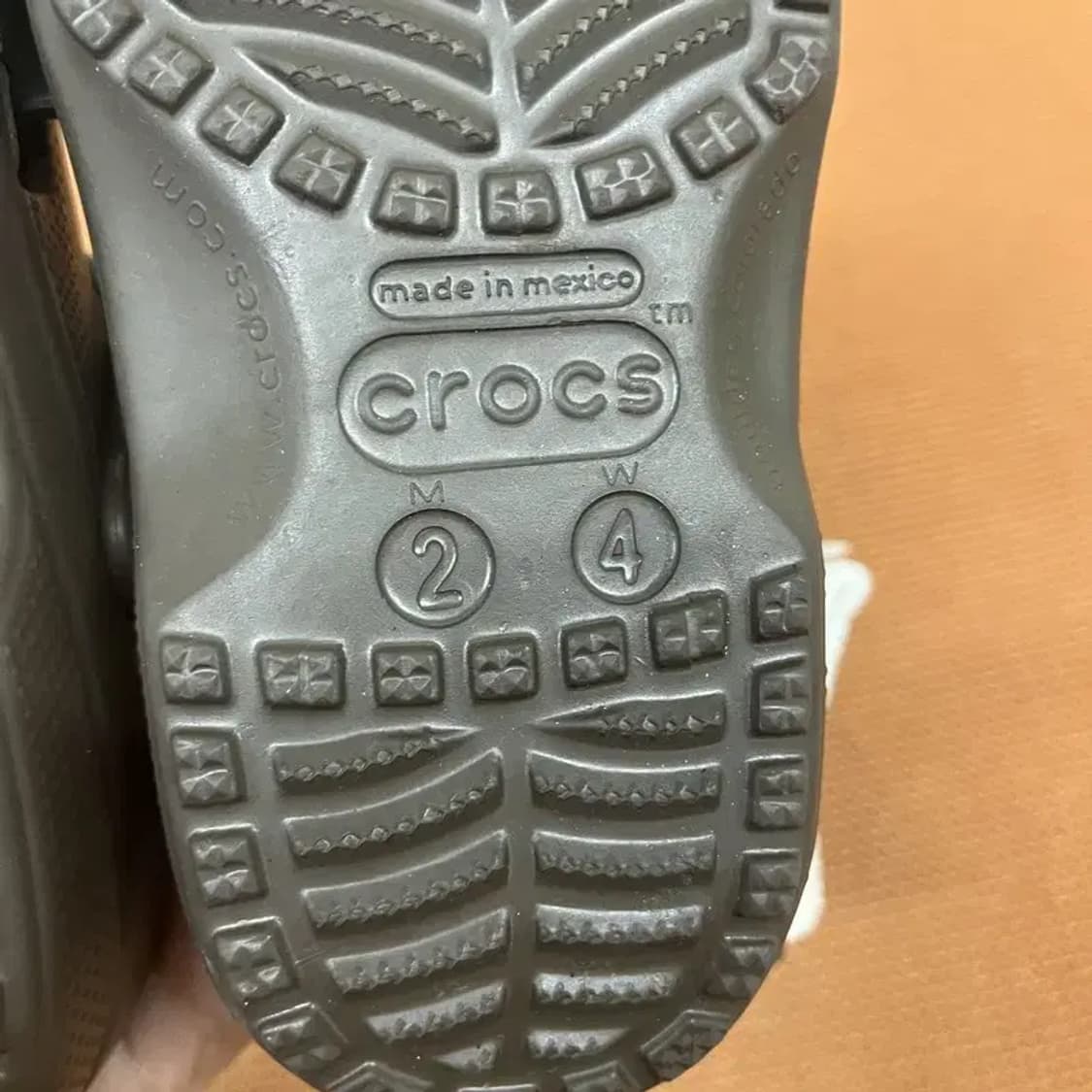 크록스 클래식 클로그 슬리퍼 샌들 W4 G07564 상품이미지4