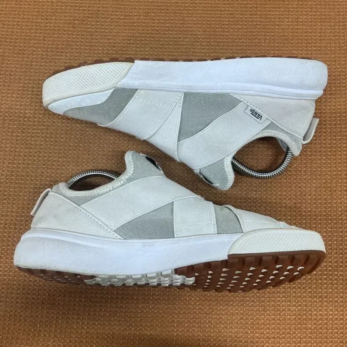 반스 울트라레인지 고어 슬립온 235 G07566 상품이미지3