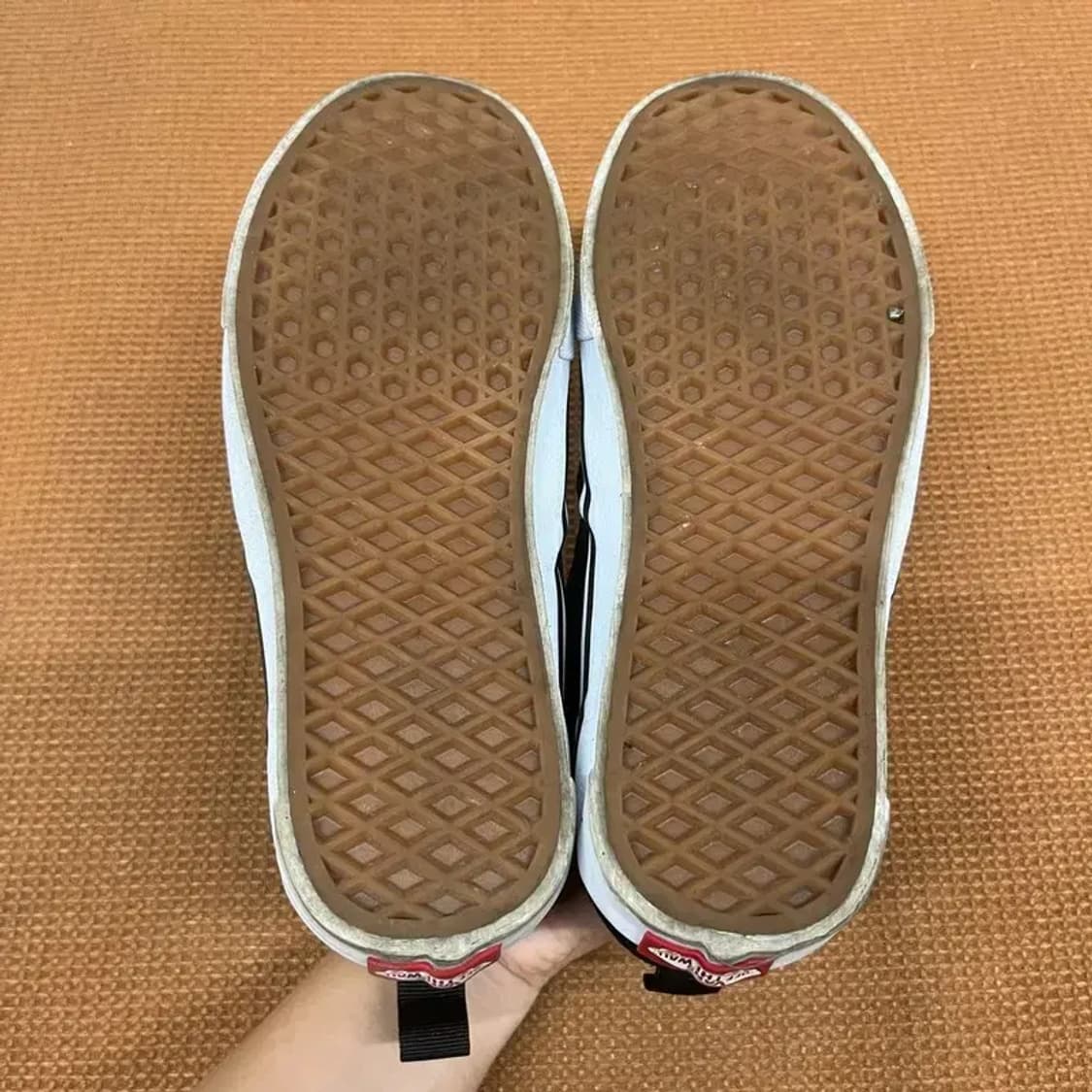 반스 블랙 뉴슬립온 235 G07593 상품이미지4