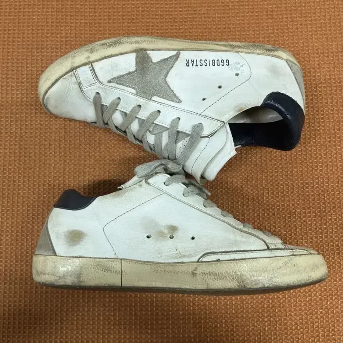 골든구스 슈퍼스타 스니커즈 신발 35 G07607 상품이미지3