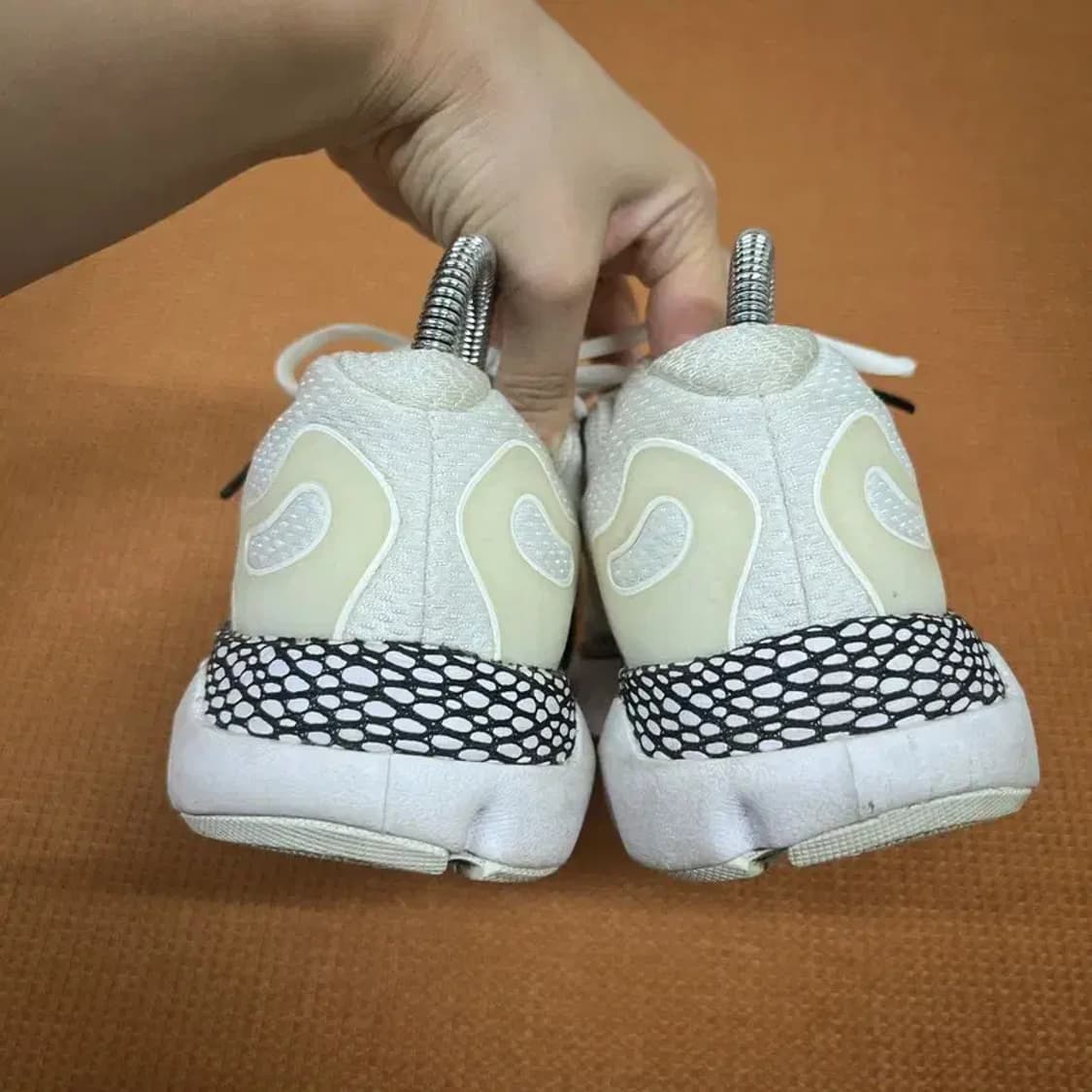 언더아머 우먼스 호버 인피니트 2 런닝화 운동화 신발 235 G07631 상품이미지2