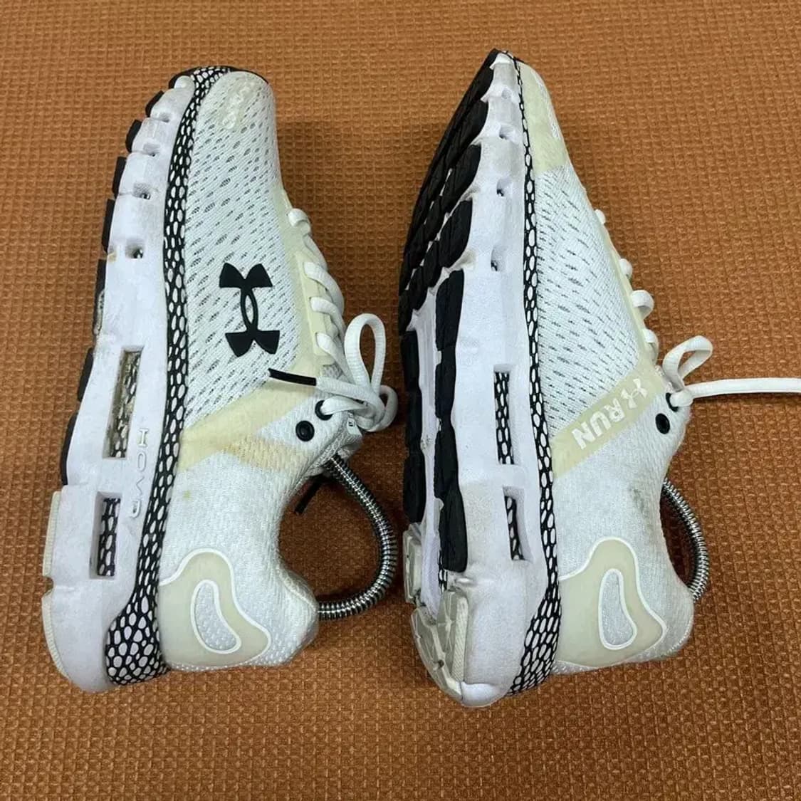 언더아머 우먼스 호버 인피니트 2 런닝화 운동화 신발 235 G07631 상품이미지6