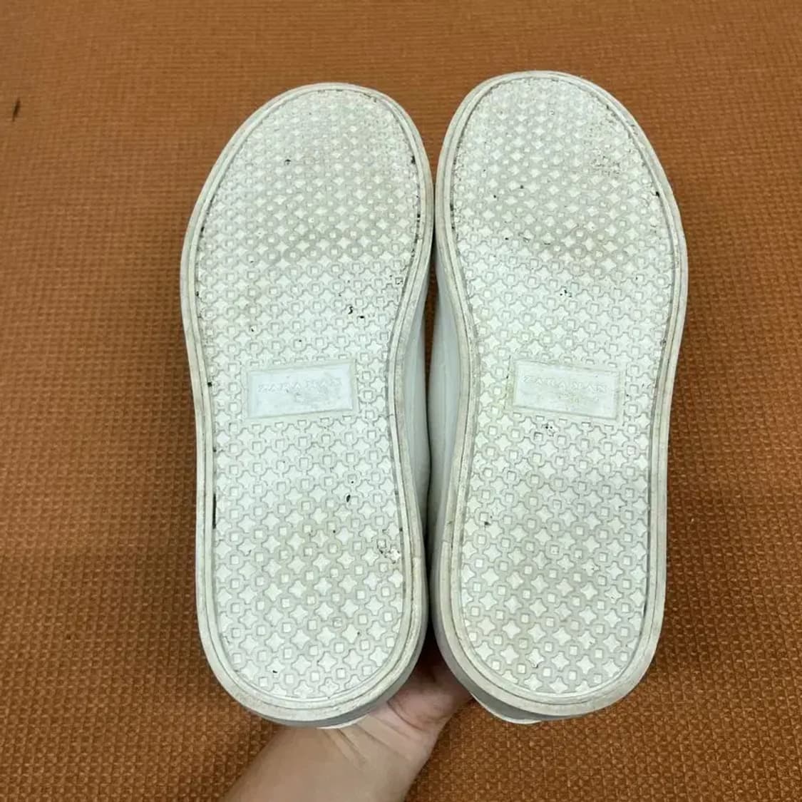 자라 ZARA 화이트 왕관 스니커즈 신발 255 G07636 상품이미지4