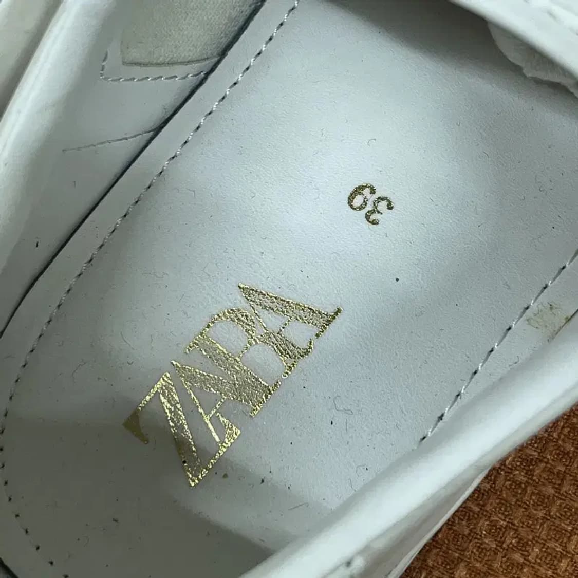 자라 ZARA 화이트 왕관 스니커즈 신발 255 G07636 상품이미지5