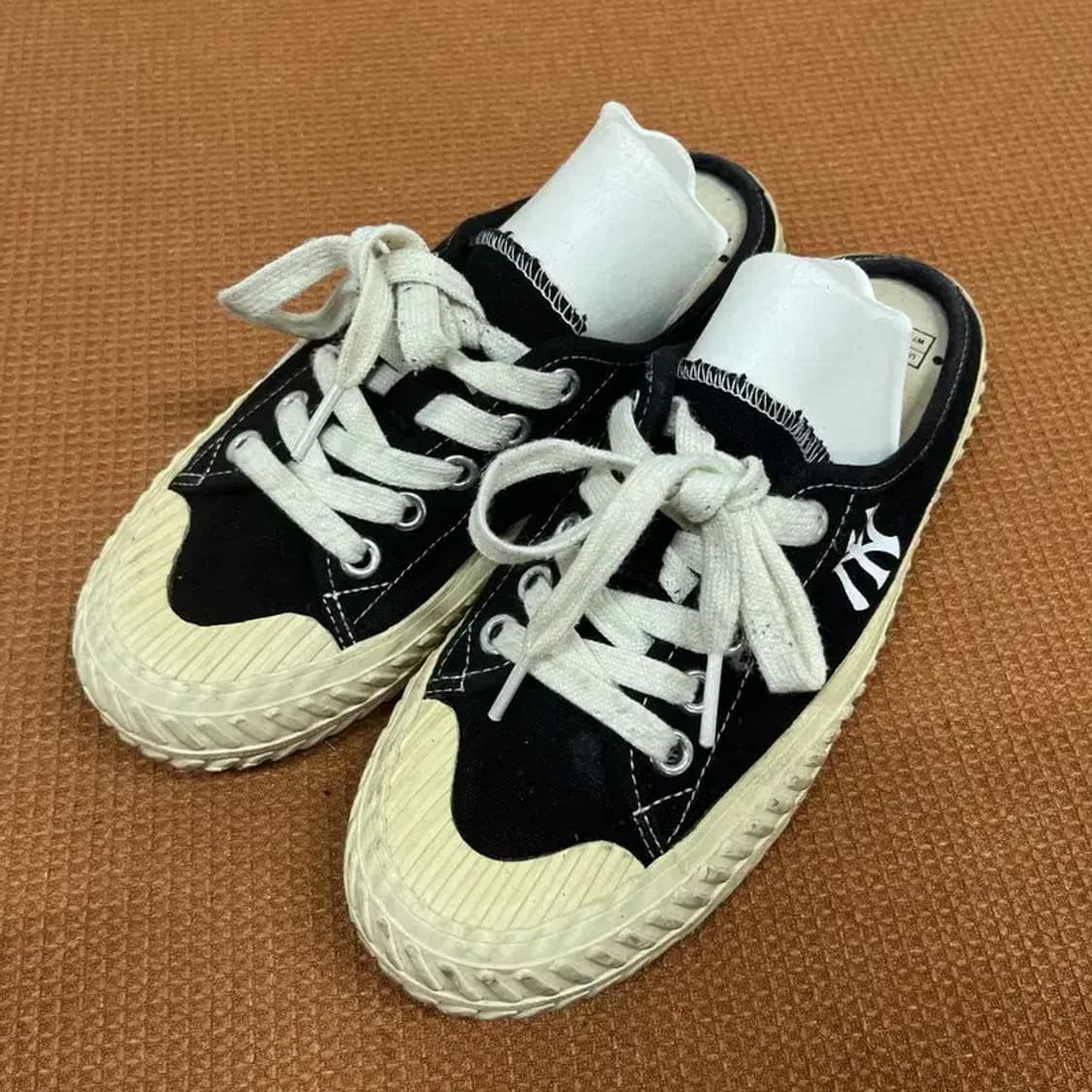 MLB 우먼스 블랙 뮬 스니커즈 신발 240 G07638 상품이미지1