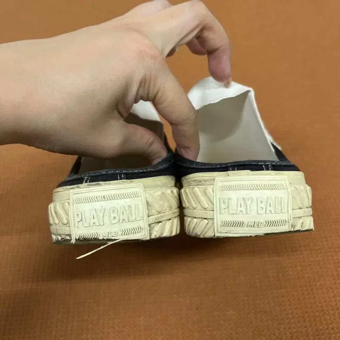 MLB 우먼스 블랙 뮬 스니커즈 신발 240 G07638 상품이미지2