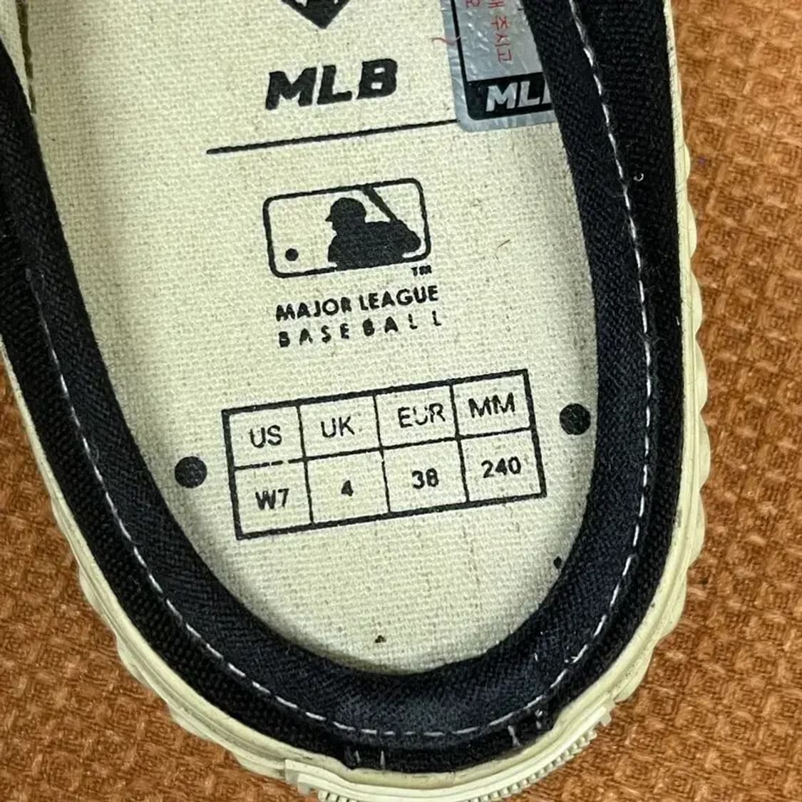 MLB 우먼스 블랙 뮬 스니커즈 신발 240 G07638 상품이미지5