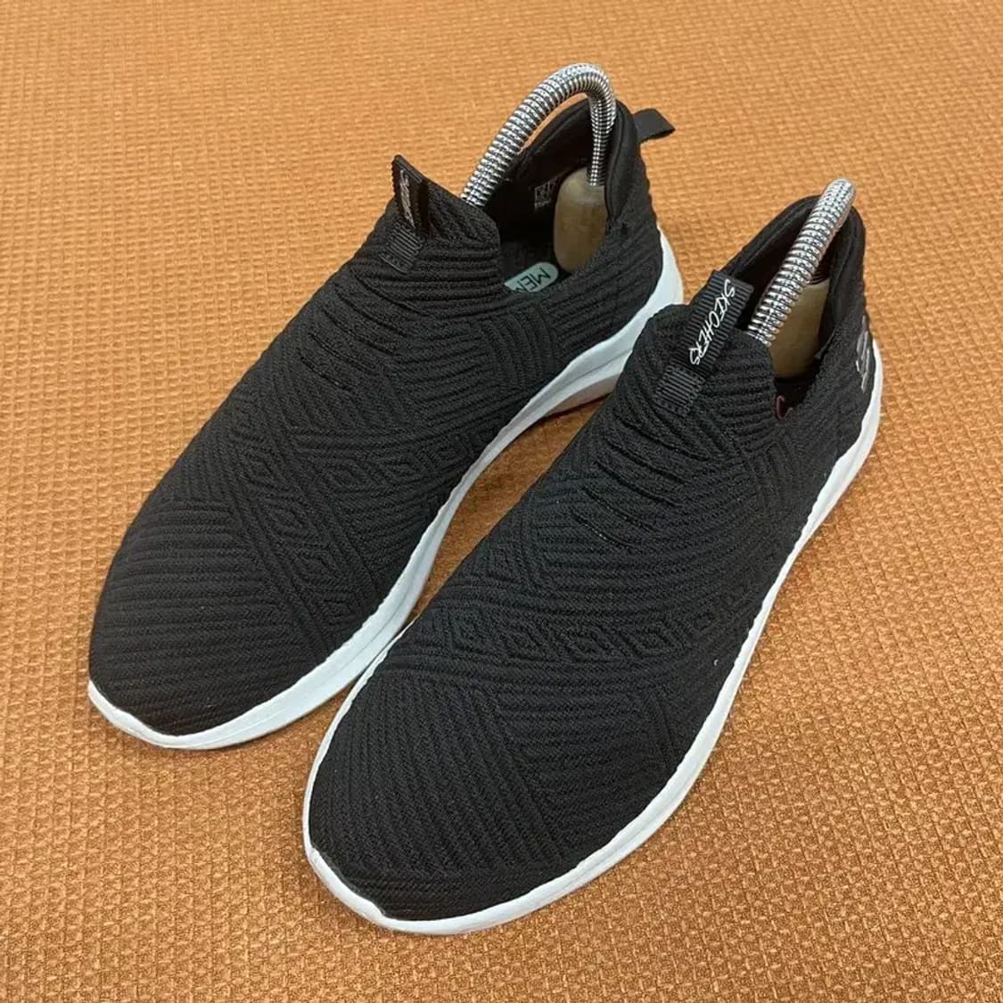 스케쳐스 우먼스 울트라 플렉스 블랙 슬립온 신발 230 G07640 상품이미지1