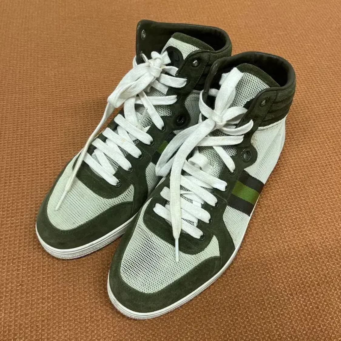 구찌 GUCCI 정품 카키 매쉬 삼선 하이탑 스니커즈 7.5 G07630 상품이미지1