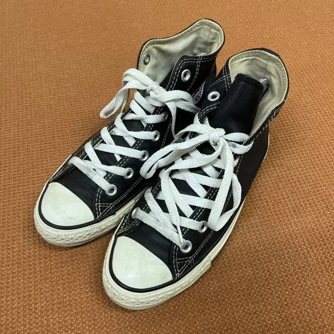 컨버스 척테일러 올스타 레더 스니커즈 운동화 235 G07684 상품이미지1