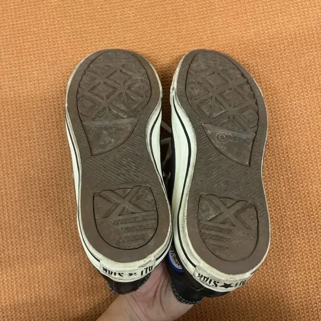 컨버스 척테일러 올스타 레더 스니커즈 운동화 235 G07684 상품이미지4