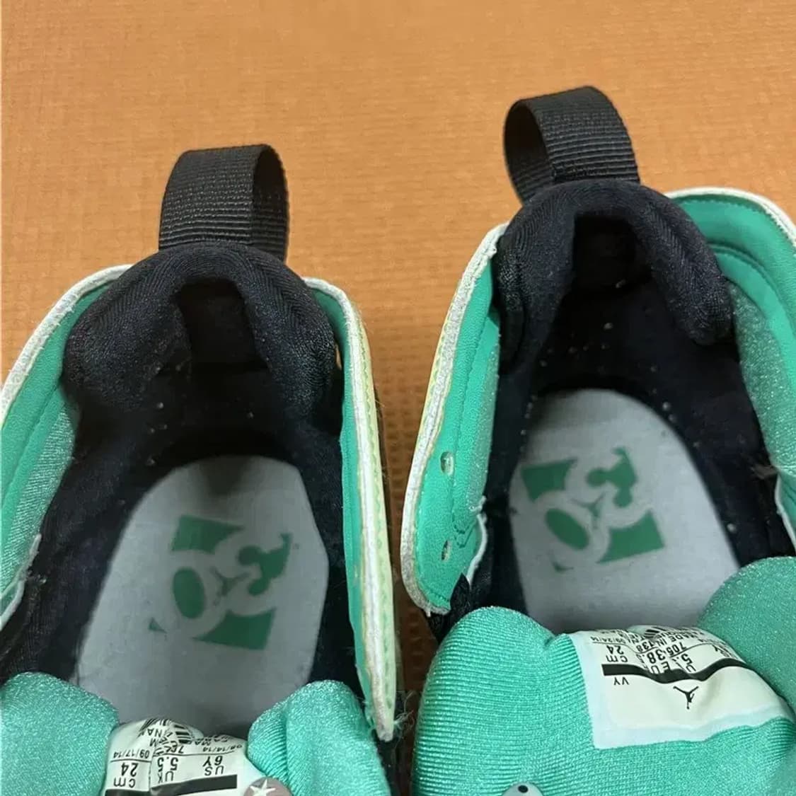 나이키 조던 7 레트로 30th 베르데 스니커즈 240 G07655 상품이미지6