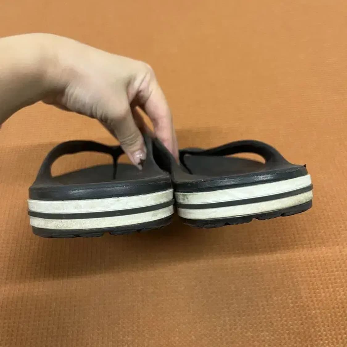 크록스 크록밴드 쪼리 슬리퍼 M9 G07766 상품이미지2